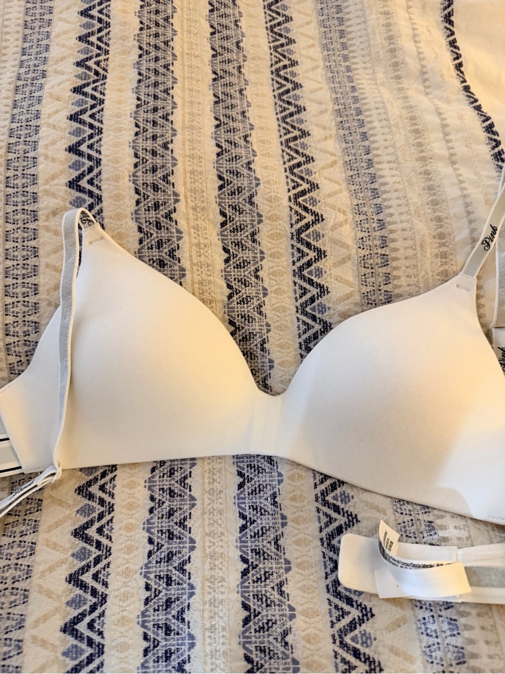 NWOT Victoria's Secret PINK wireless Bra in White size 32B